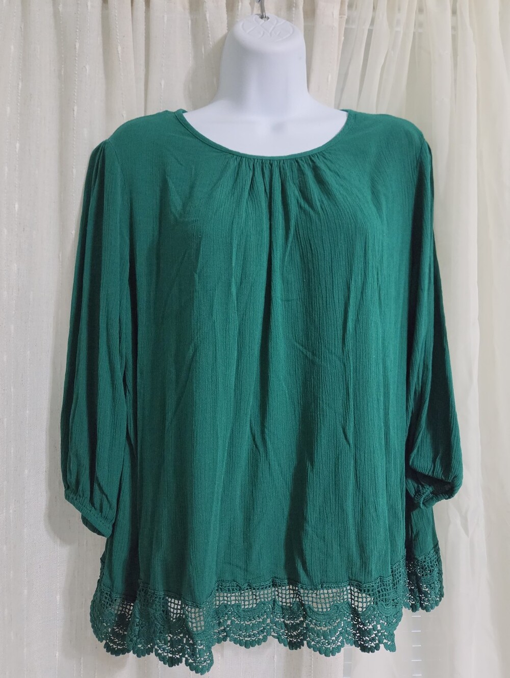 Women’s Emerald Green Lace-Hem Blouse